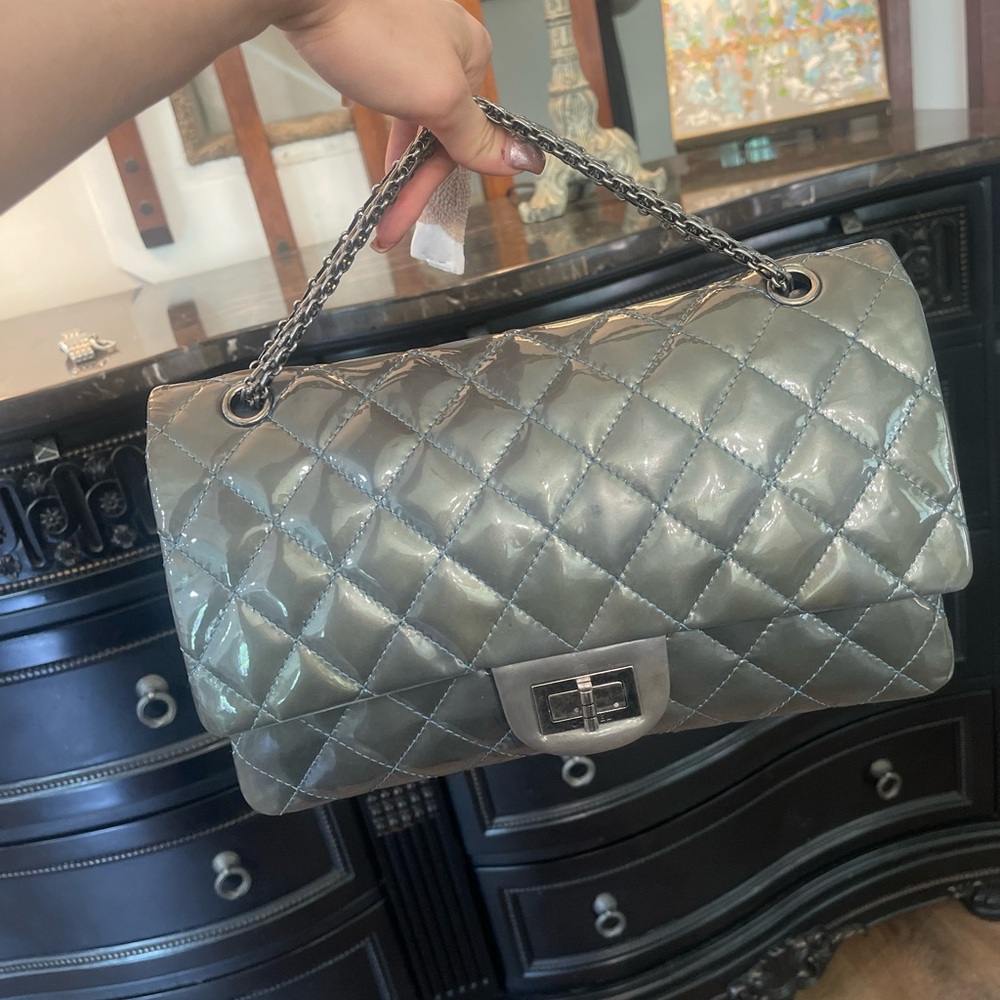CHANEL Quilted Metallic Shoulder Bag - Silver